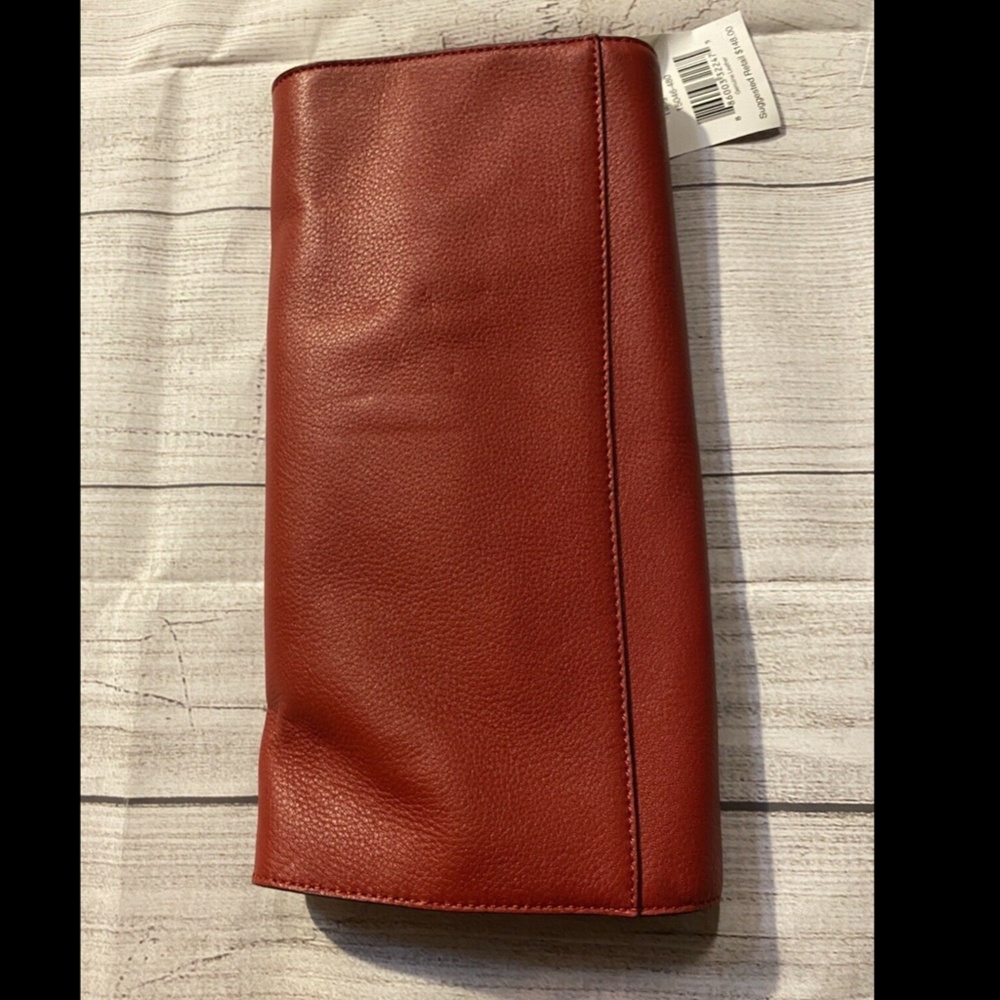 Vera Bradley NWT - Harper Clutch - Tango Red - Leather - Picture 6 of 7